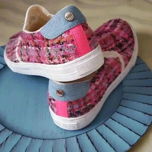 ☆☆☆Nine west sneakers - Picture 2 of 10